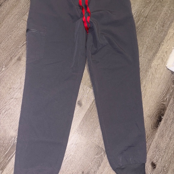 FIGs - Picture 2 of 4